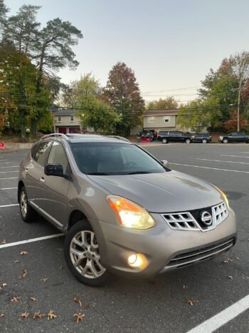 2014 Nissan Rogue SV with SL tech package