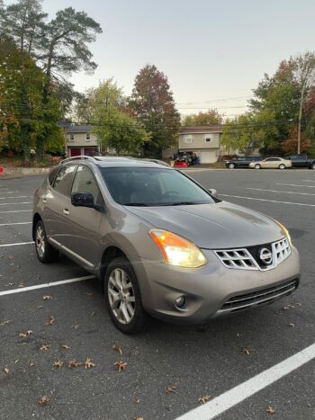 2014 Nissan Rogue SV with SL tech package